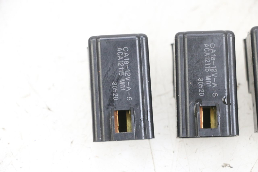 photo de PRZEKAŹNIK ELEKTRYCZNY SUZUKI BURGMAN 650 (2013 - 2020) - Inny kąt widzenia