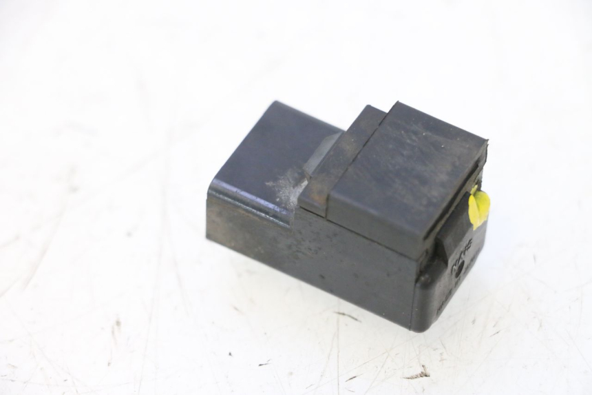 photo de PRZEKAŹNIK ELEKTRYCZNY SUZUKI BURGMAN 125 (2007 - 2014) - Inny kąt widzenia