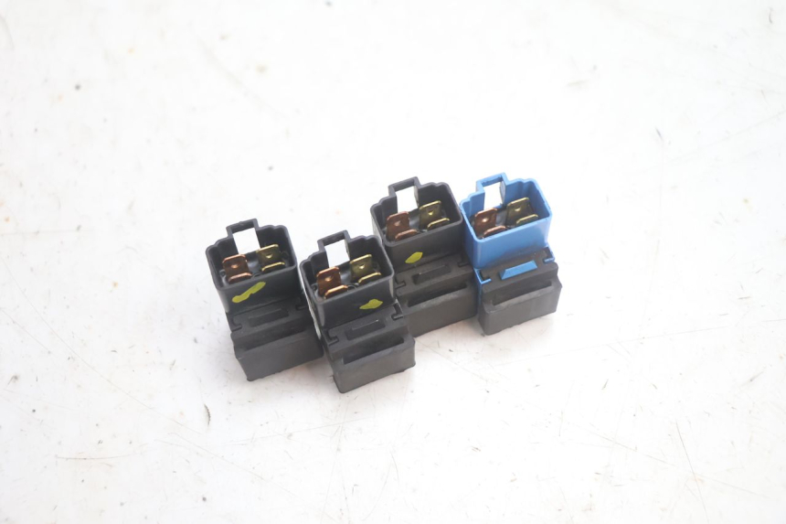 photo de PRZEKAŹNIK ELEKTRYCZNY SUZUKI BURGMAN EXECUTIVE ABS 650 (2006 - 2012) - Zbliżenie techniczne