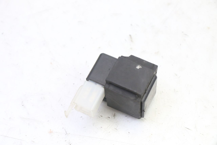 photo de PRZEKAŹNIK ELEKTRYCZNY HONDA CBR RR FIREBLADE 900 (1992 - 1994) - Szczegół części