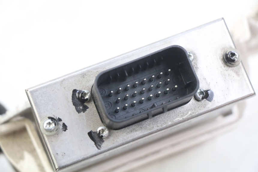 photo de PRZEKAŹNIK ELEKTRYCZNY PEUGEOT E-VIVACITY 1 (2012 - 2018) - Zbliżenie techniczne