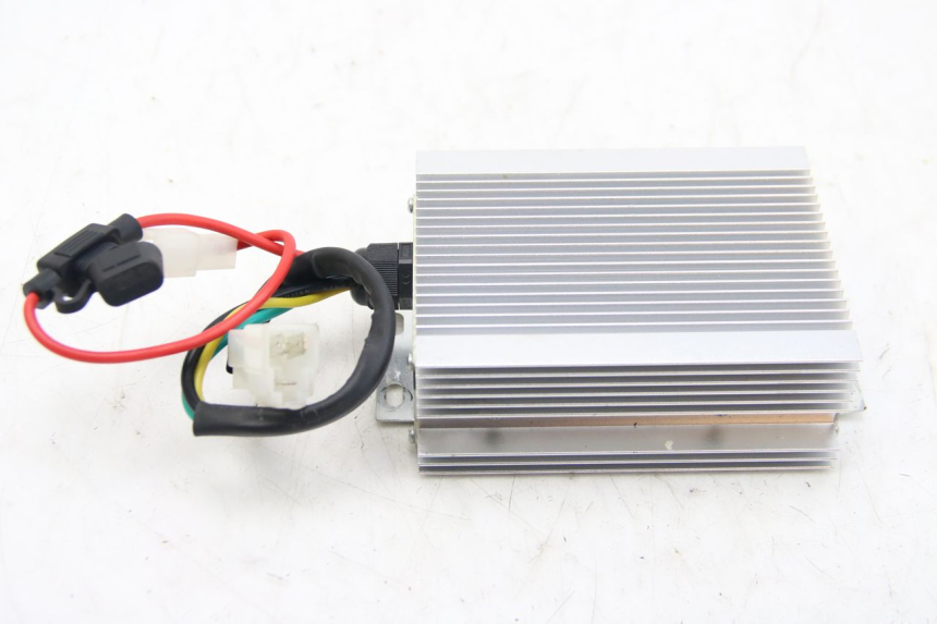 photo de PRZEKAŹNIK ELEKTRYCZNY EFUN E2GO 1 (2017 - 2021) - Zoom stanu zużycia