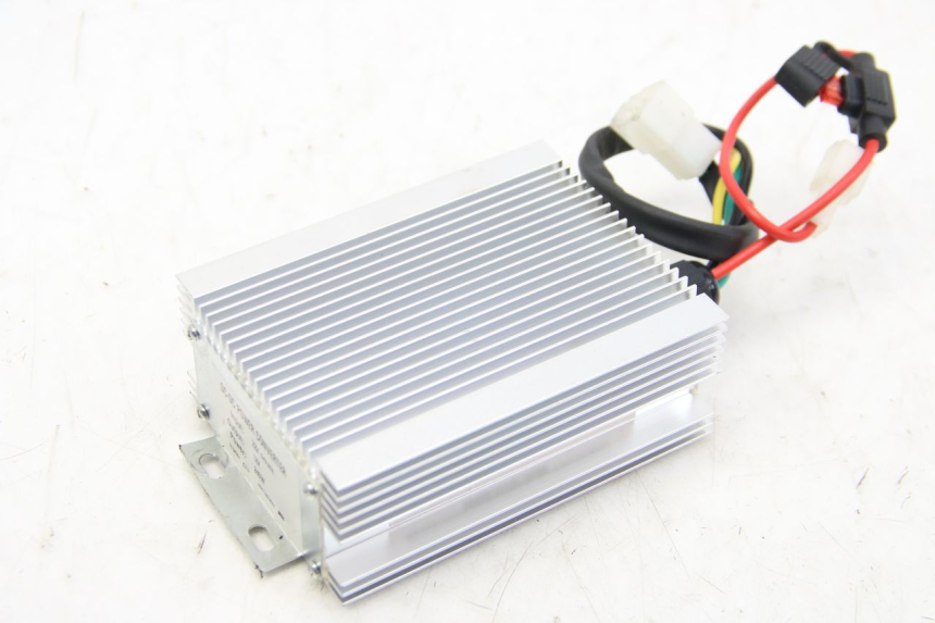 photo de PRZEKAŹNIK ELEKTRYCZNY EFUN E2GO 1 (2017 - 2021) - Zbliżenie techniczne