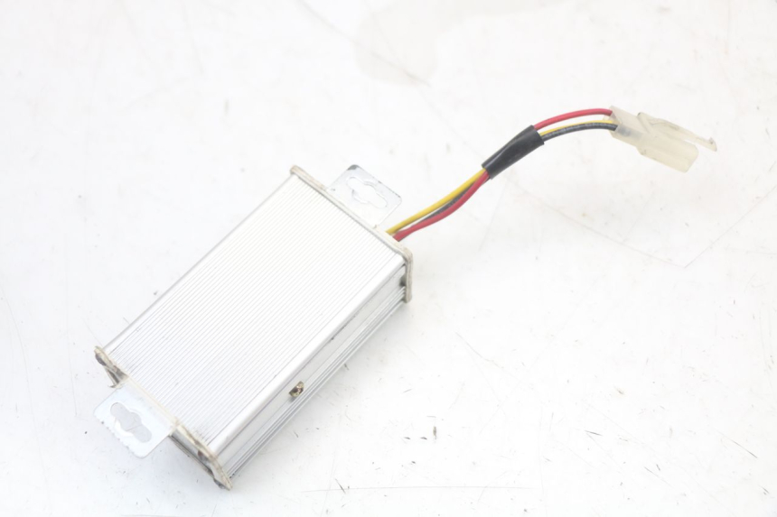 photo de PRZEKAŹNIK ELEKTRYCZNY EBROH BRAVO GLE 1 (2020 - 2024) - Zbliżenie techniczne