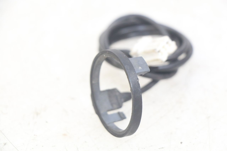 photo de PRZEKAŹNIK ELEKTRYCZNY PEUGEOT ELYSEO 125 (1999 - 2004) - Zbliżenie techniczne