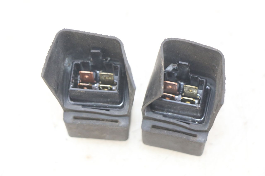 photo de PRZEKAŹNIK ELEKTRYCZNY HONDA FES PANTHEON 2T 125 (1998 - 2002) - Zoom stanu zużycia