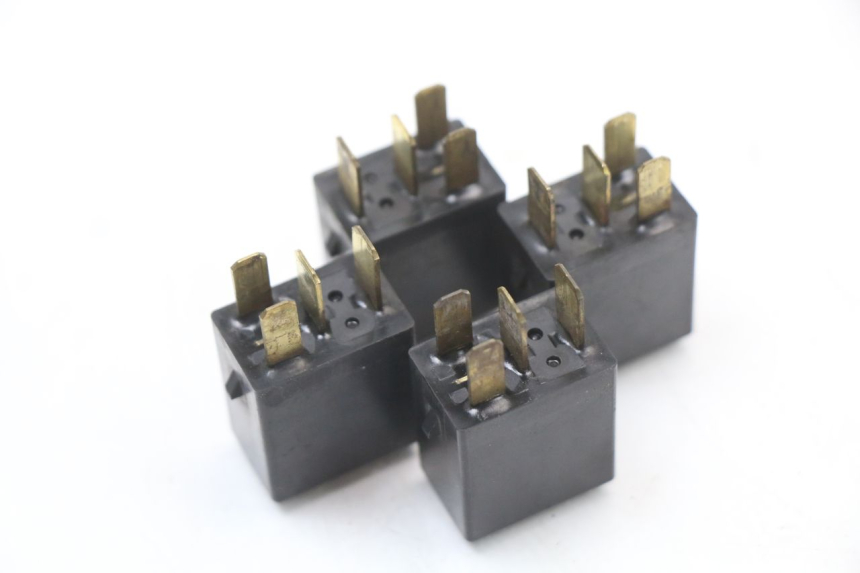 photo de PRZEKAŹNIK ELEKTRYCZNY HONDA FES S-WING SWING ABS 125 (2007 - 2015) - Zoom stanu zużycia