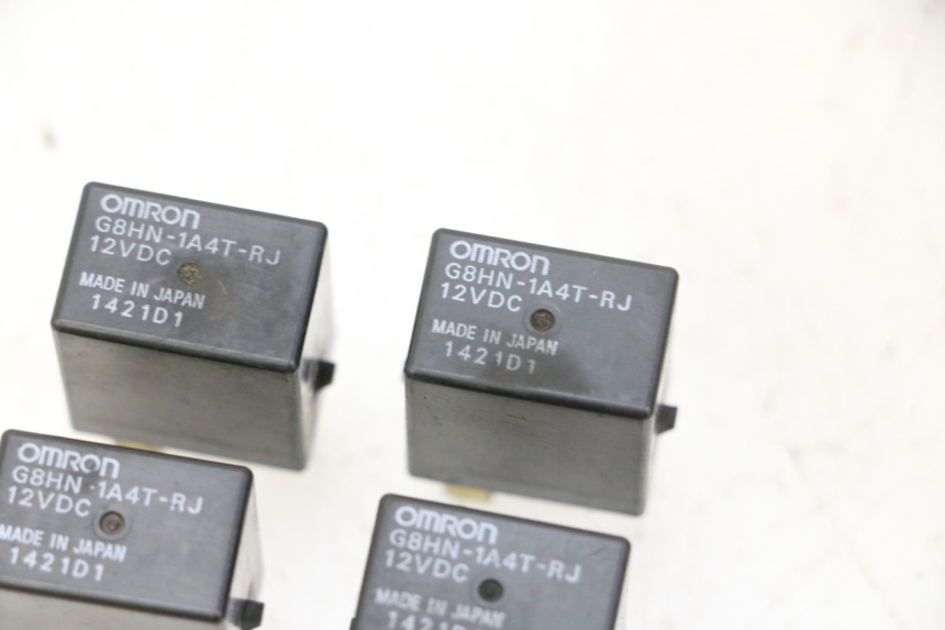 photo de PRZEKAŹNIK ELEKTRYCZNY HONDA FES S-WING SWING ABS 125 (2007 - 2015) - Zbliżenie techniczne