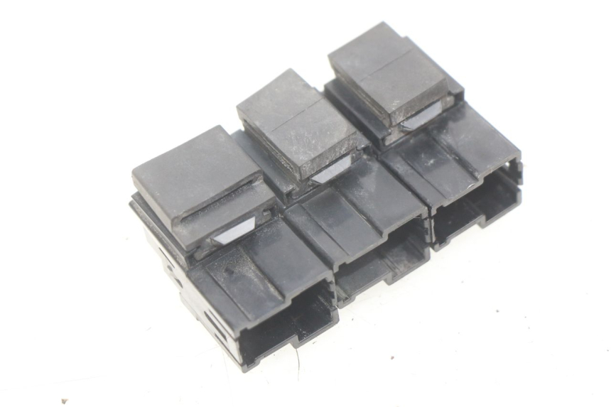 photo de PRZEKAŹNIK ELEKTRYCZNY YAMAHA FJR ABS 1300 (2016 - 2020) - Zoom stanu zużycia