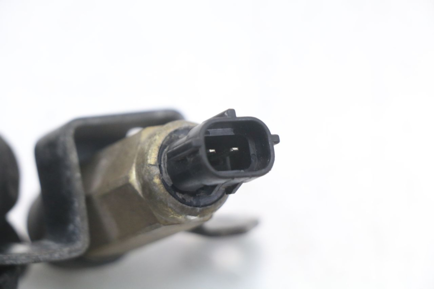 photo de PRZEKAŹNIK ELEKTRYCZNY YAMAHA FJR ABS 1300 (2006 - 2012) - Zbliżenie techniczne