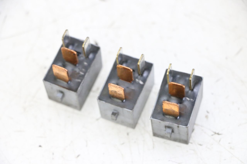 photo de PRZEKAŹNIK ELEKTRYCZNY HONDA FORZA ABS 300 (2013 - 2017) - Szczegół części