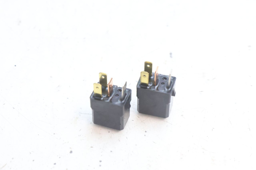 photo de PRZEKAŹNIK ELEKTRYCZNY YAMAHA FZ8 800 (2010 - 2016) - Szczegół części