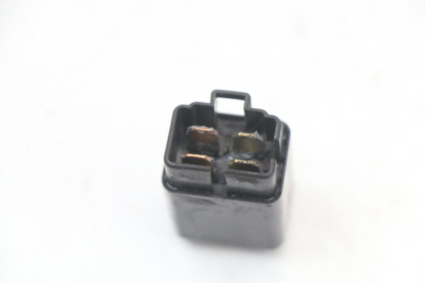 photo de PRZEKAŹNIK ELEKTRYCZNY SUZUKI GN 125 (1997 - 2000) - Zoom stanu zużycia