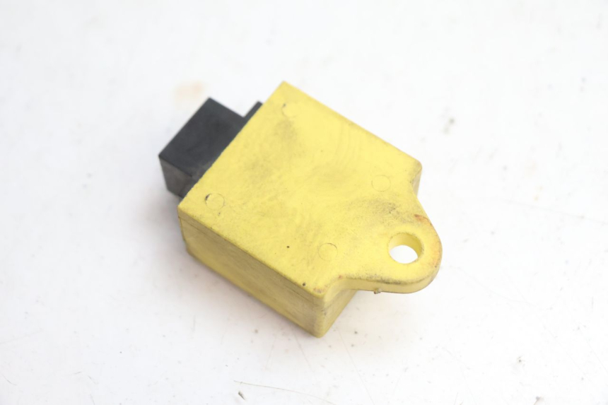 photo de PRZEKAŹNIK ELEKTRYCZNY GILERA GP 800 (2007 - 2013) - Inny kąt widzenia