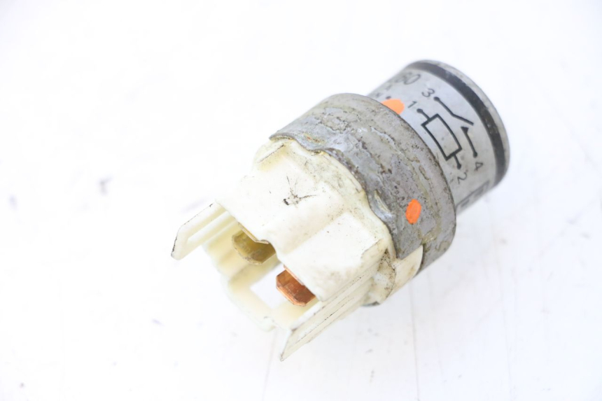 photo de PRZEKAŹNIK ELEKTRYCZNY KAWASAKI GPX F ZX750F 750 (1986 - 1990) - Zoom stanu zużycia