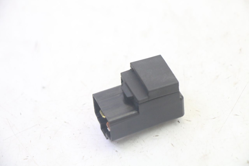 photo de PRZEKAŹNIK ELEKTRYCZNY SUZUKI GSF N BANDIT 600 (1996 - 1999) - Inny kąt widzenia