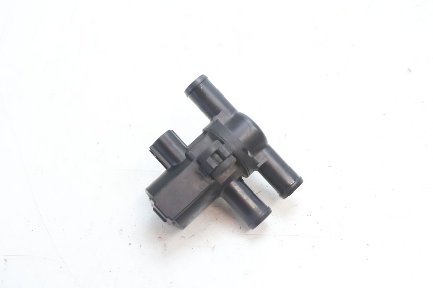 photo de PRZEKAŹNIK ELEKTRYCZNY SUZUKI GSR 600 (2005 - 2012) - Szczegół części