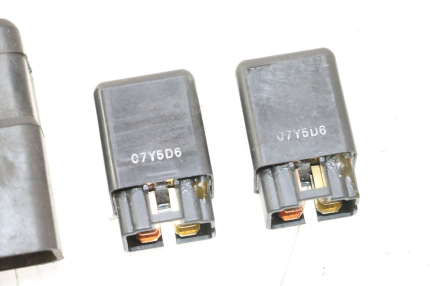 photo de PRZEKAŹNIK ELEKTRYCZNY SUZUKI GSR 600 (2005 - 2012) - Zbliżenie techniczne