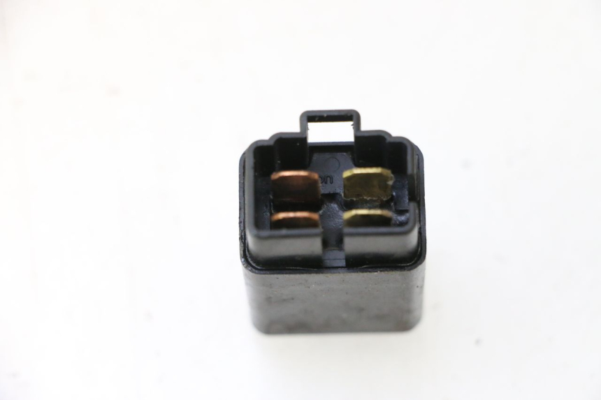 photo de PRZEKAŹNIK ELEKTRYCZNY SUZUKI GSX F GSXF 750 (1988 - 1998) - Inny kąt widzenia