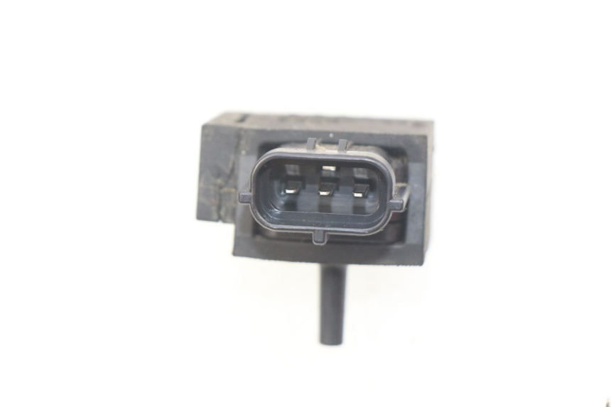 photo de PRZEKAŹNIK ELEKTRYCZNY SUZUKI GSX-R GSXR 750 (2011 - 2016) - Szczegół części