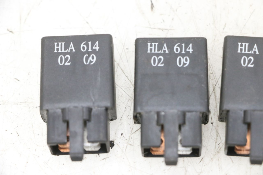 photo de PRZEKAŹNIK ELEKTRYCZNY SYM GTS EVO 125 (2009 - 2013) - Zbliżenie techniczne