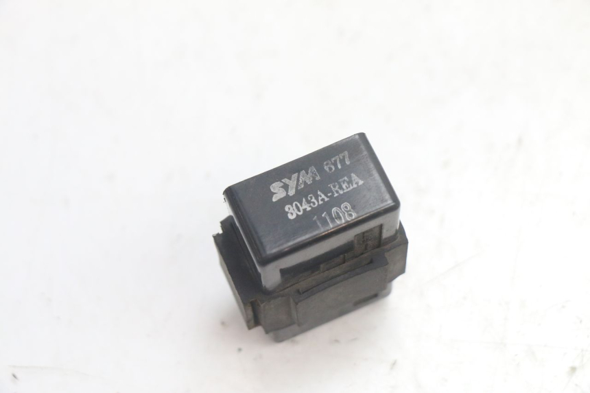 photo de PRZEKAŹNIK ELEKTRYCZNY SYM GTS EVO 125 (2009 - 2013) - Inny kąt widzenia