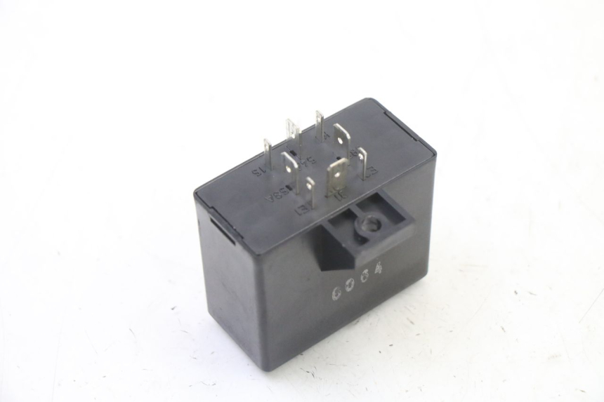 photo de PRZEKAŹNIK ELEKTRYCZNY BMW K 75 RT 750 (1989 - 1997) - Zbliżenie techniczne