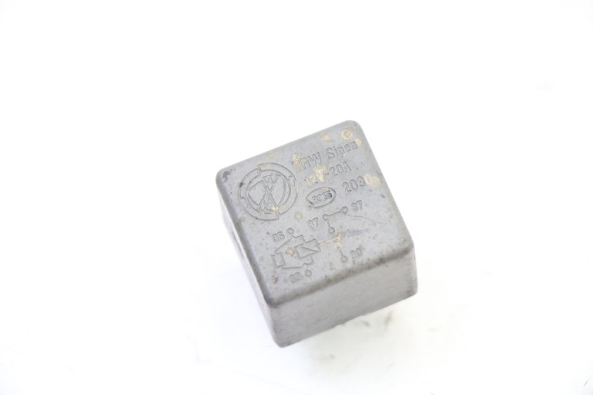 photo de PRZEKAŹNIK ELEKTRYCZNY BMW K 75 RT 750 (1989 - 1997) - Zoom stanu zużycia