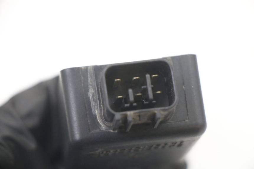 photo de PRZEKAŹNIK ELEKTRYCZNY KAWASAKI ZR7 ZR-7 S 750 (1999 - 2004) - Zoom stanu zużycia