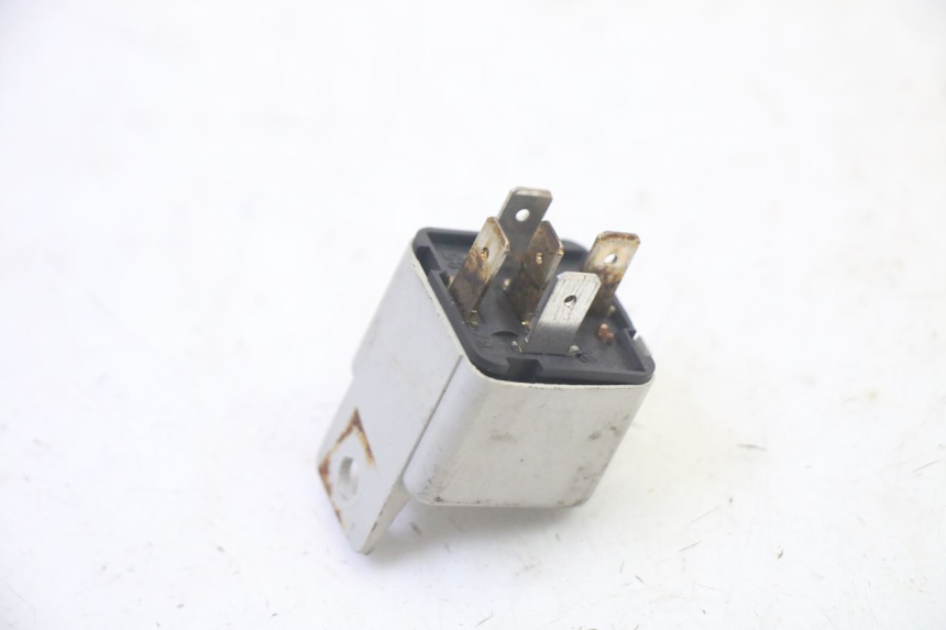 photo de PRZEKAŹNIK ELEKTRYCZNY PIAGGIO LIBERTY 125 (1998 - 2008) - Inny kąt widzenia