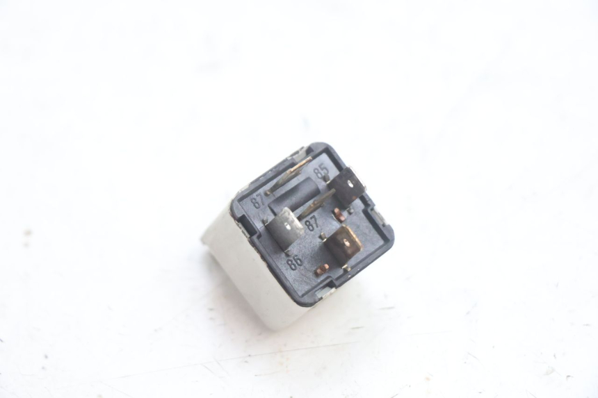 photo de PRZEKAŹNIK ELEKTRYCZNY PIAGGIO LIBERTY 125 (1998 - 2008) - Zoom stanu zużycia