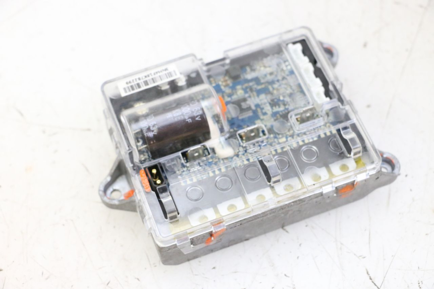 photo de PRZEKAŹNIK ELEKTRYCZNY XIAOMI MI PRO 2 1 - Stan powierzchni