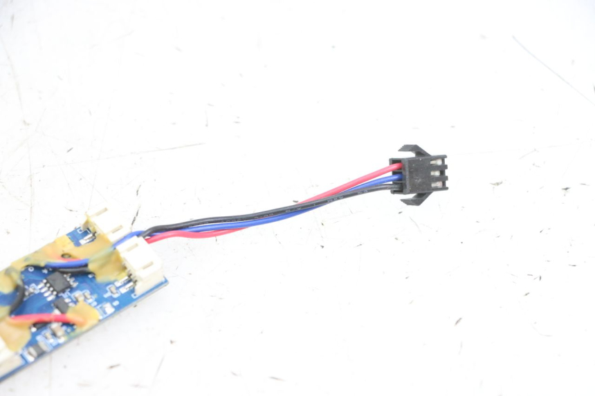 photo de PRZEKAŹNIK ELEKTRYCZNY DUALTRON MINI SPECIAL 1 - Inny kąt widzenia