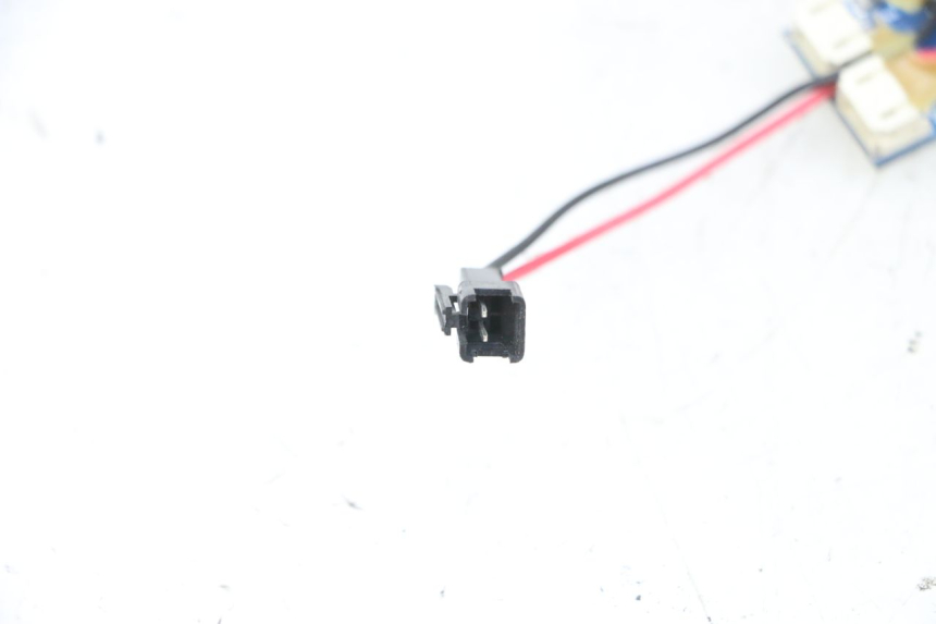 photo de PRZEKAŹNIK ELEKTRYCZNY DUALTRON MINI SPECIAL 1 - Zbliżenie techniczne