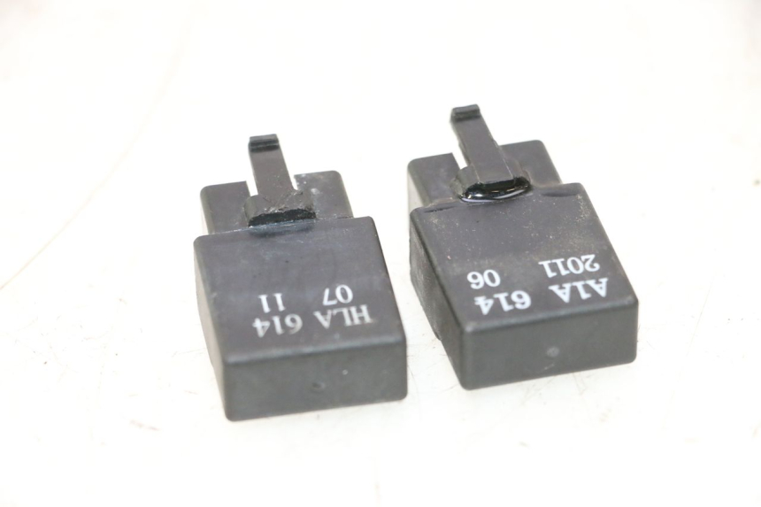 photo de PRZEKAŹNIK ELEKTRYCZNY SYM MIO 50 (2005 - 2010) - Inny kąt widzenia