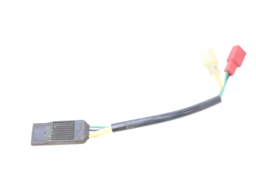 photo de PRZEKAŹNIK ELEKTRYCZNY SYM MIO 50 (2005 - 2010) - Zbliżenie techniczne