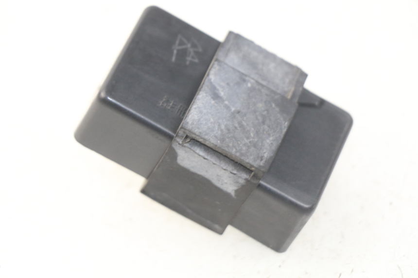 photo de PRZEKAŹNIK ELEKTRYCZNY SYM MIO 100 (2006 - 2017) - Inny kąt widzenia