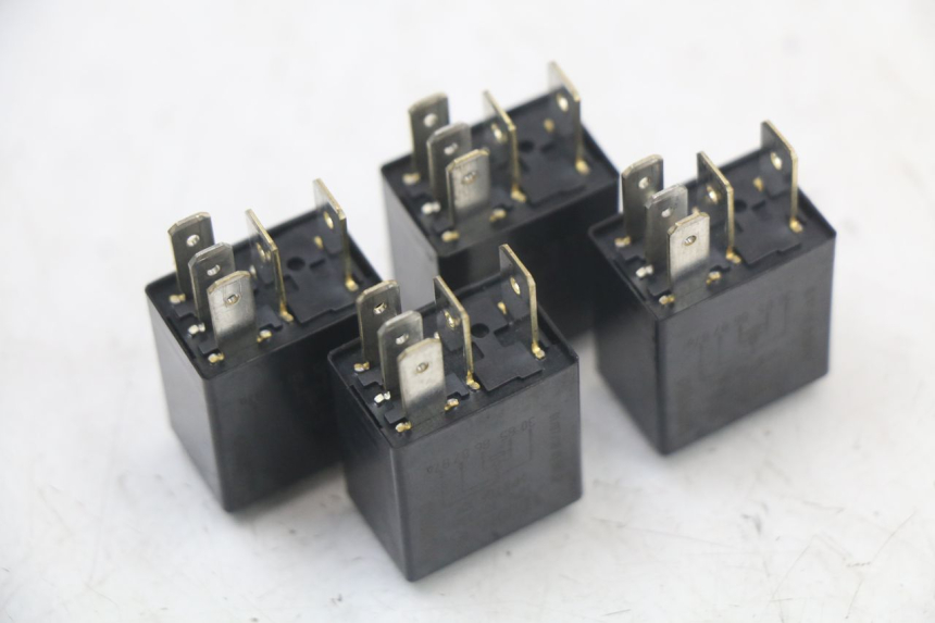 photo de PRZEKAŹNIK ELEKTRYCZNY PIAGGIO MP3 HPE 350 (2018 - 2020) - Szczegół części