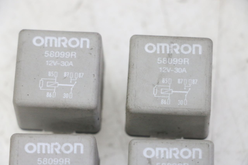 photo de PRZEKAŹNIK ELEKTRYCZNY PIAGGIO MP3 LT 300 (2010 - 2016) - Inny kąt widzenia