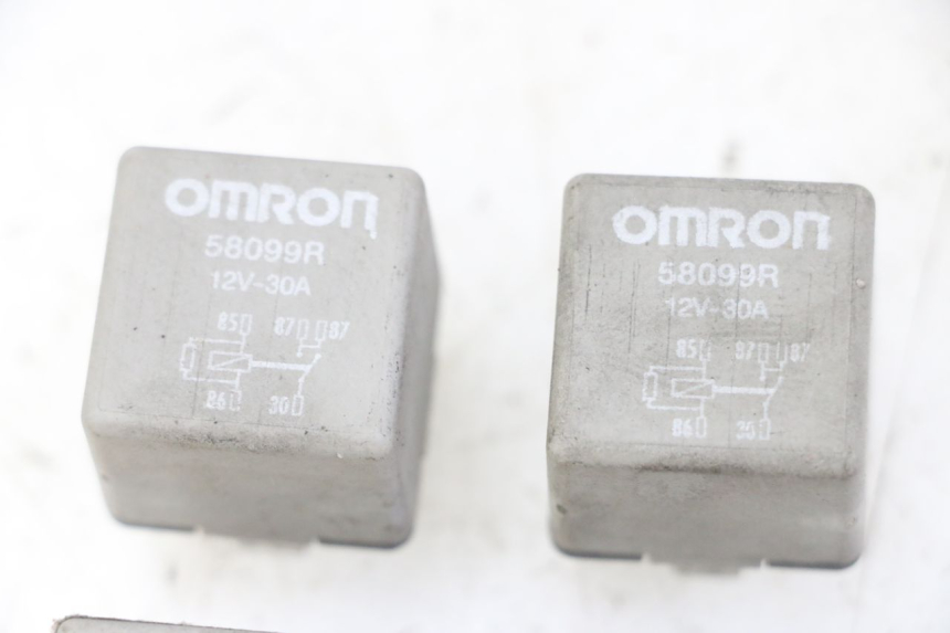 photo de PRZEKAŹNIK ELEKTRYCZNY PIAGGIO MP3 LT 300 (2010 - 2016) - Zbliżenie techniczne