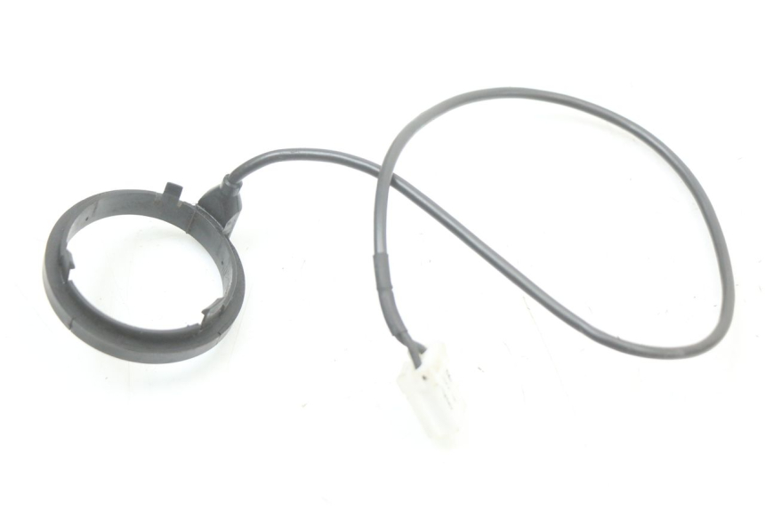 photo de PRZEKAŹNIK ELEKTRYCZNY PIAGGIO MP3 125 (2006 - 2014) - Inny kąt widzenia