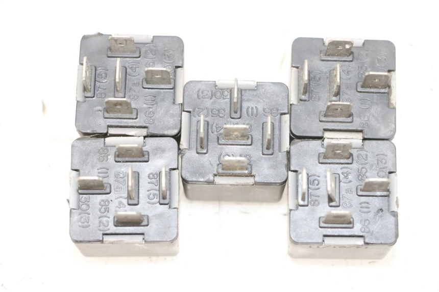 photo de PRZEKAŹNIK ELEKTRYCZNY PIAGGIO MP3 500 (2011 - 2015) - Inny kąt widzenia