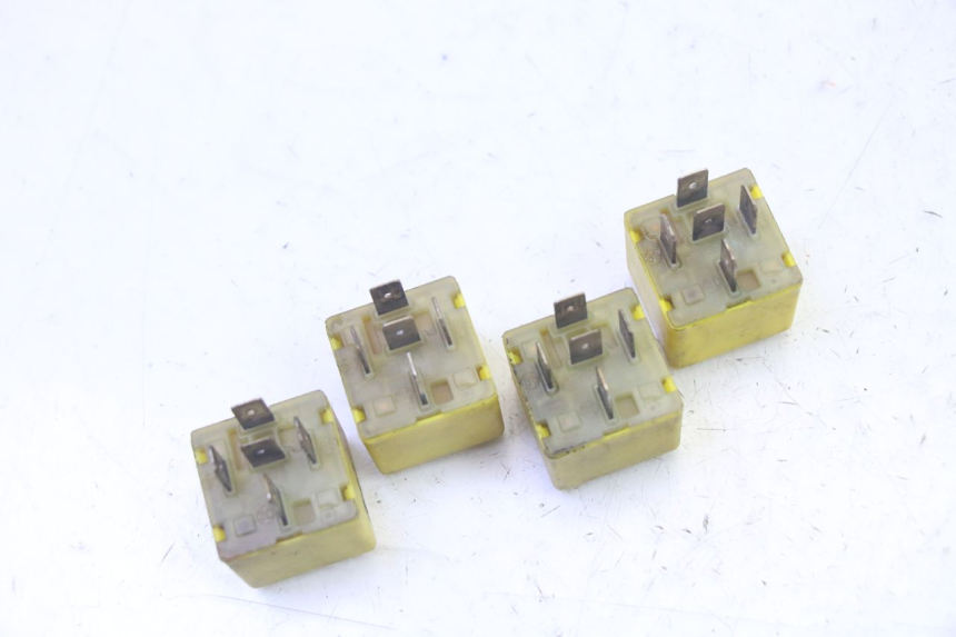 photo de PRZEKAŹNIK ELEKTRYCZNY PIAGGIO MP3 RL 250 (2006 - 2010) - Inny kąt widzenia