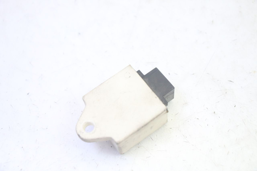 photo de PRZEKAŹNIK ELEKTRYCZNY PIAGGIO MP3 500 (2016 - 2018) - Inny kąt widzenia