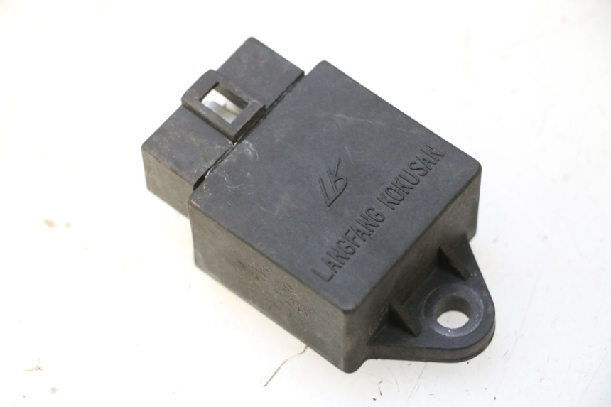 photo de PRZEKAŹNIK ELEKTRYCZNY PIAGGIO MP3 125 (2006 - 2014) - Inny kąt widzenia