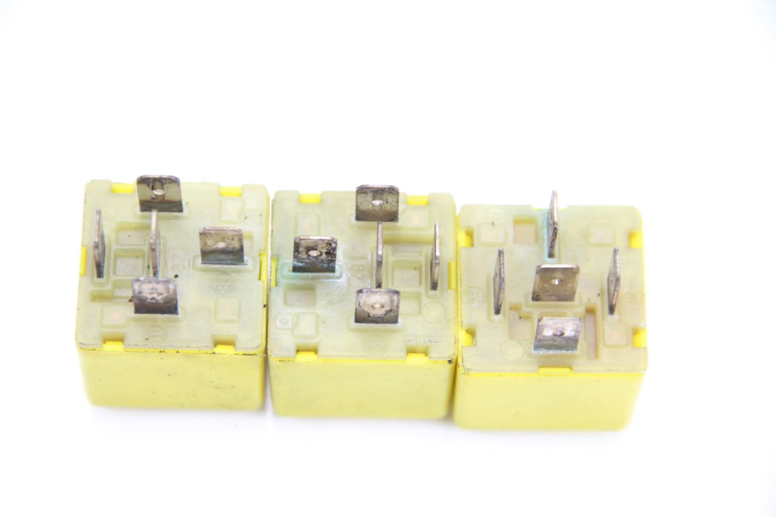 photo de PRZEKAŹNIK ELEKTRYCZNY GILERA NEXUS 125 (2009 - 2013) - Inny kąt widzenia