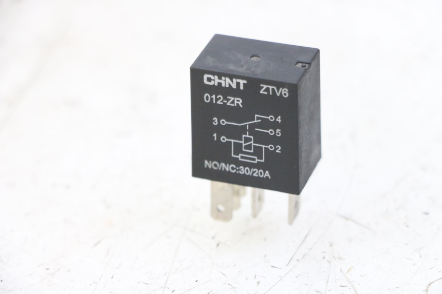 photo de PRZEKAŹNIK ELEKTRYCZNY PEUGEOT KISBEE 4T 50 (2018 - 2022) - Zoom stanu zużycia