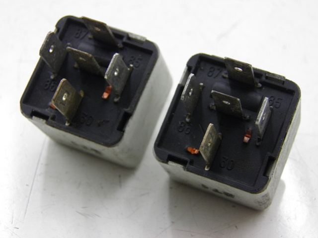 photo de PRZEKAŹNIK ELEKTRYCZNY PIAGGIO BEVERLY 125 (1998 - 2005) - Szczegół części