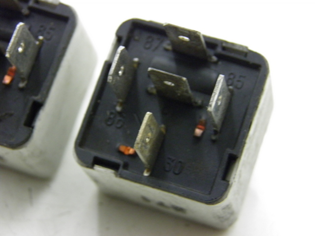 photo de PRZEKAŹNIK ELEKTRYCZNY PIAGGIO BEVERLY 125 (1998 - 2005) - Zoom stanu zużycia