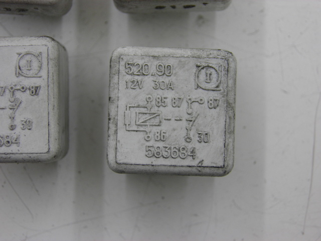 photo de PRZEKAŹNIK ELEKTRYCZNY PIAGGIO MP3 400 (2007 - 2009) - Inny kąt widzenia